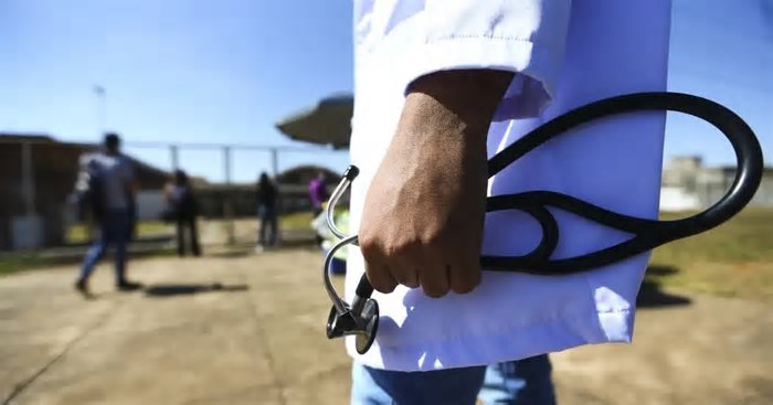 Ministério da Saúde lança edital para incentivar novos programas de residência médica; veja quais