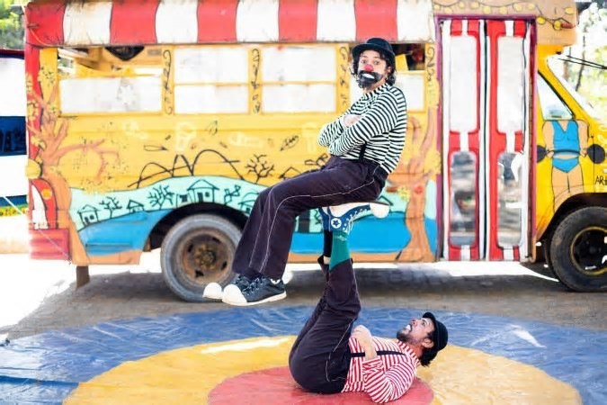 Irmãos Saúde comemoram 25 anos de circo com apresentações por todo o DF