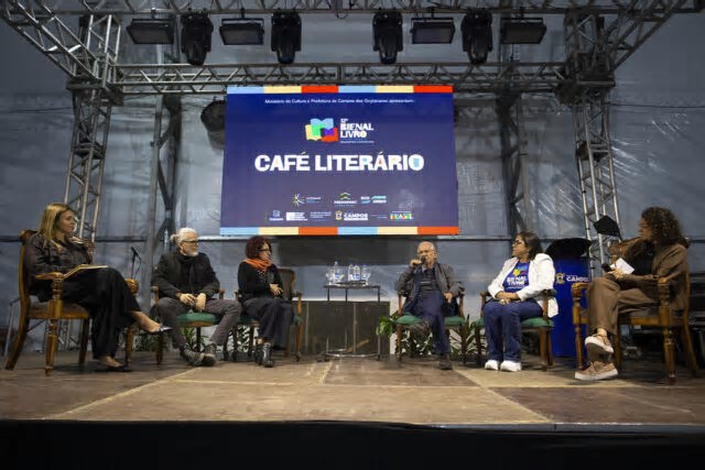 Ziraldo homenageado em mesa e esquete na 12ª Bienal do Livro de Campos