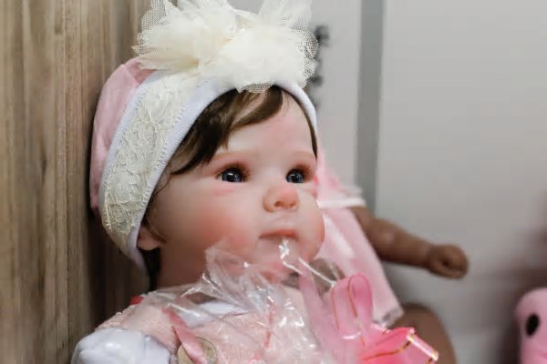 Bebês reborn: os dois lados da febre que tomou conta do Brasil