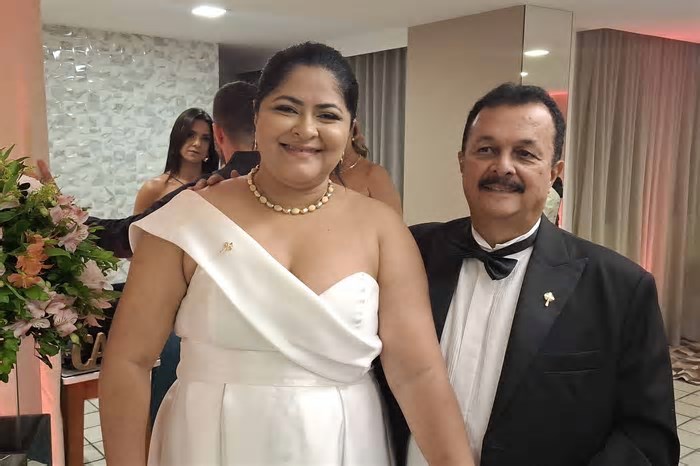 Médico Antonio Andrade e enfermeira Maria de Fátima oficializam união em cerimônia com familiares e amigos em Salvador