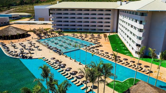 Câmara de Alexânia aprova aumento do ISSQN para 5% e é criticada pelo setor de turismo