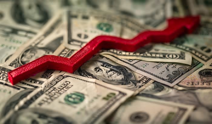 Valor do dólar hoje: cotação da moeda dispara nesta sexta-feira (23)