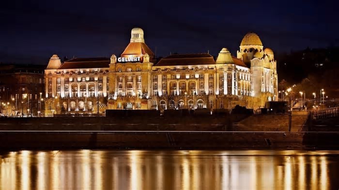 Famoso hotel em Budapeste é restaurado após virar relíquia decadente