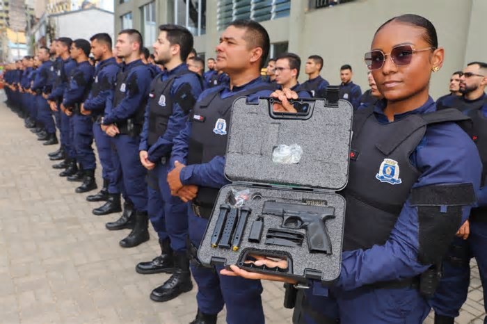 Prefeito compra armas e diz: ‘Manaus está pronta para ter polícia’