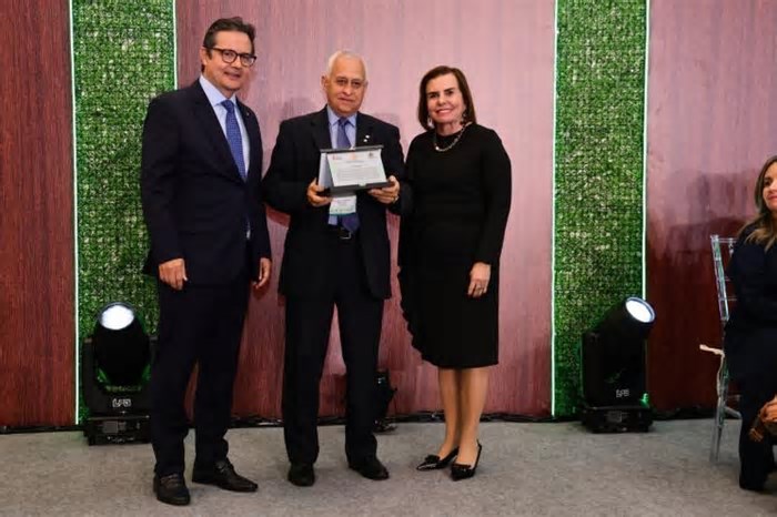 Presidente do TCE-RS é homenageado em Congresso Internacional de Controle e Políticas Públicas