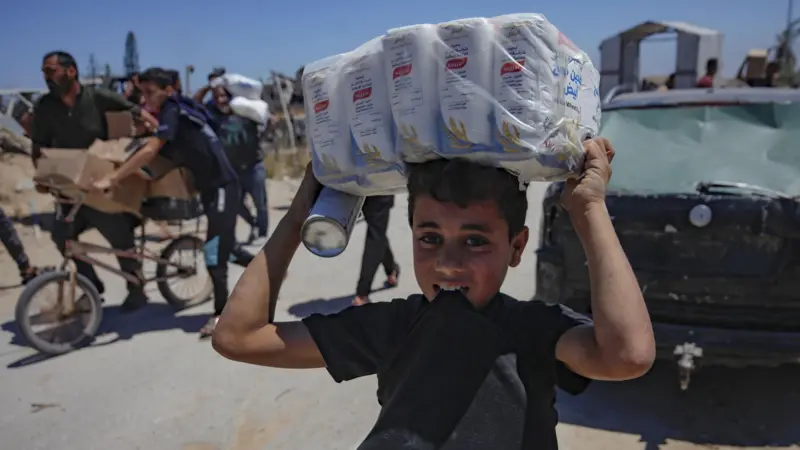 Como o polêmico plano de ajuda humanitária a Gaza apoiado por EUA e Israel está provocando caos