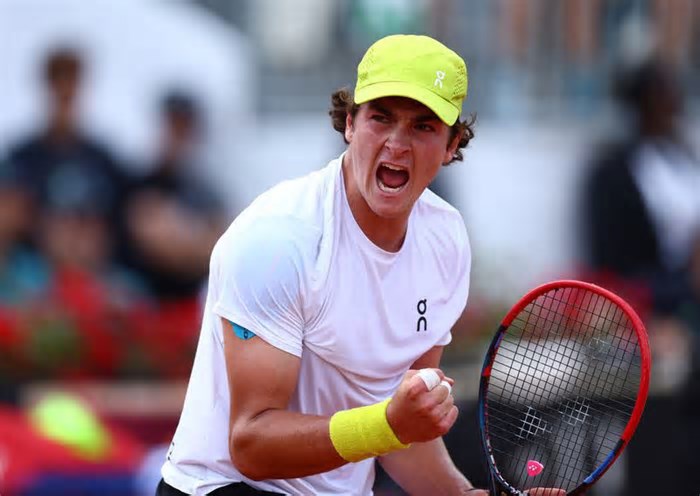João Fonseca atribui a Guga apoio da torcida em Roland Garros