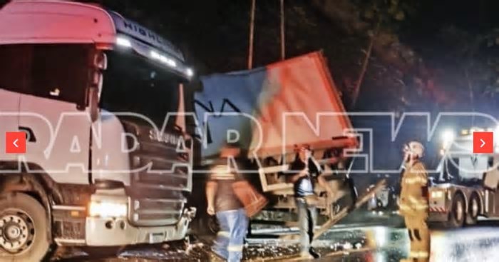 Colisão entre carreta e caminhão deixa dois mortos e um ferido em trecho da BR-101 no Extremo Sul baiano