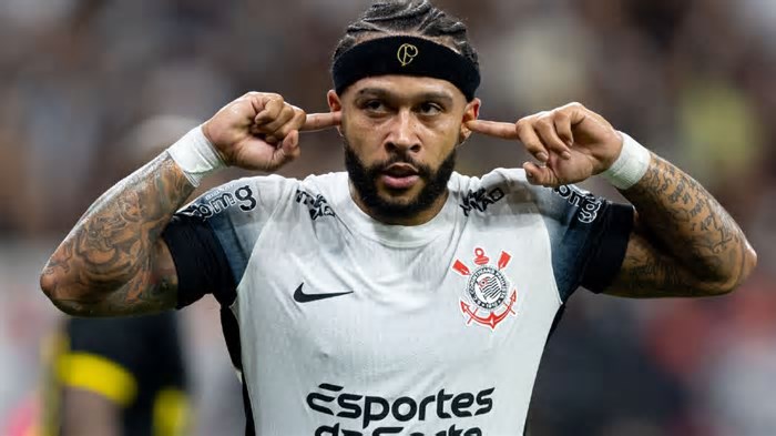 Memphis Depay, do Corinthians, volta a ser convocado para seleção da Holanda nas eliminatórias para Copa