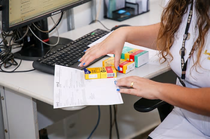 GDF institui o Dia do Farmacêutico no Calendário Oficial de Eventos