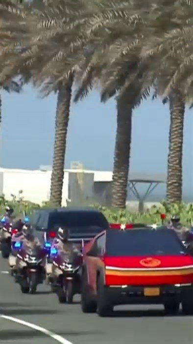 Donald Trump escoltado por Cybertrucks da Tesla à chegada ao Qatar