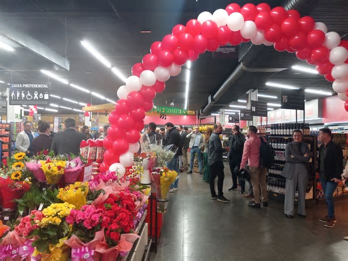 Viezzer abre supermercado em São Leopoldo com atrações especiais e promoções