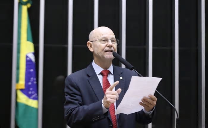 Câmara aprova MP com socorro ao RS após chuvas; texto vai ao Senado
