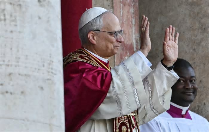 Papa Leo XIV celebra missa inaugural em evento histórico no Vaticano