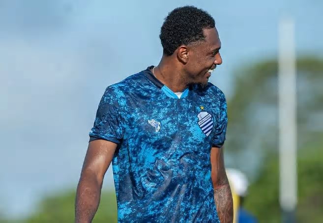 CSA rescinde com lateral que não estreou