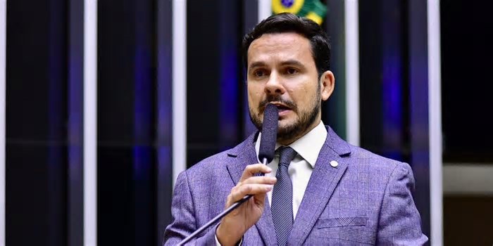 Projeto de Alberto Neto preocupa indústria: ‘pode comprometer a competitividade’