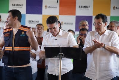Ao lado de Braga, David Almeida assina ordem de serviço de ampliação da Avenida do Turismo