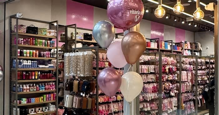 Loja de maquiagens e acessórios abre no shopping Villagio Caxias