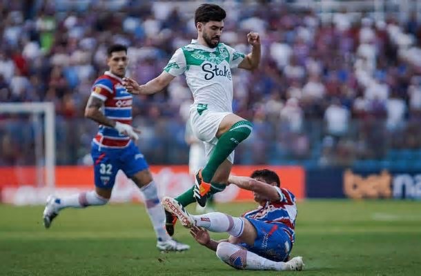 Fortaleza arrasa Juventude e sobe na tabela do Brasileirão