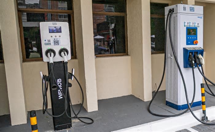 Curitiba terá posto público para veículos elétricos; saiba onde vai ficar
