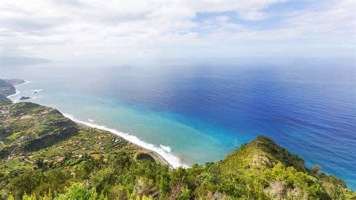 Descoberta de ilha no Atlântico pode mudar a economia brasileira