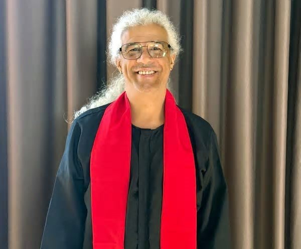 Mestre Nilson recebe honraria internacional em Portugal