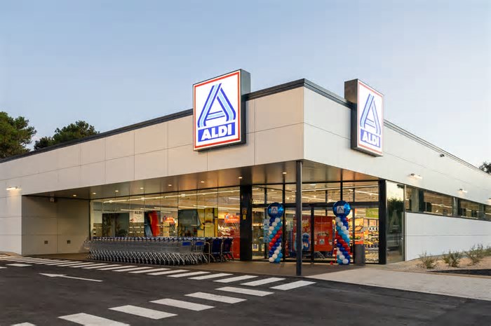 Projetor Solar LED do Aldi por menos de 10€ promete eficiência sem aumentar a conta da luz