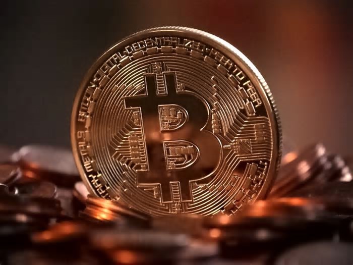 Três condenados na França a penas de 25 e 30 anos de prisão por assassinato ligado a bitcoins