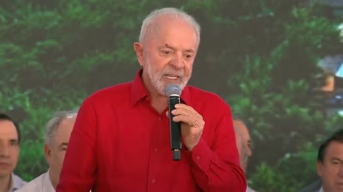 Desaprovação a Lula cresce entre católicos e brasileiros que ganham até 2 salários mínimos