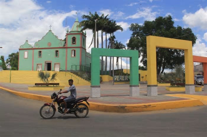 O que faz Pereiro ter um dos melhores índices de desenvolvimento municipal do Ceará?