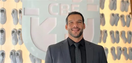Xaud freia Nike e barra camisa vermelha da Seleção para a Copa de 2026