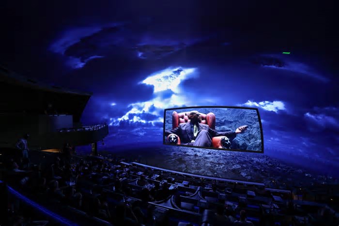 'Realidade compartilhada' é a nova aposta para atrair o público de volta aos cinemas nos EUA; entenda