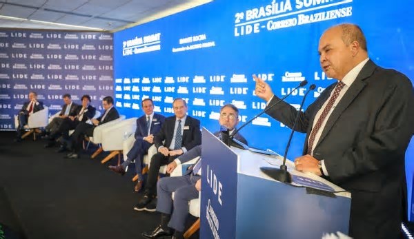 Ibaneis Rocha, no Brasília Summit da Lide, destaca investimentos robustos no DF que atendem a economia e as pessoas