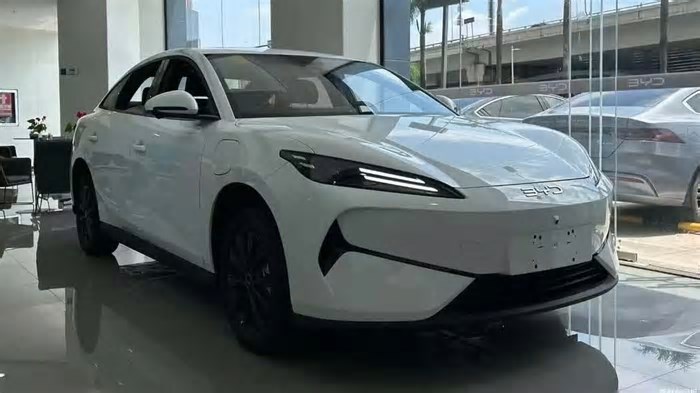 BYD e7: conheça o sedan elétrico que tem preço de Fiat Mobi