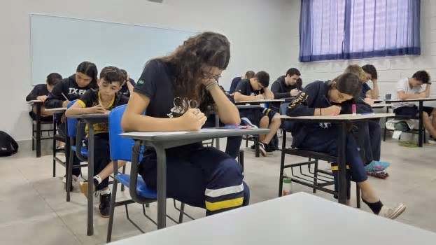 Olimpíada de matemática das escolas públicas e privadas aplica prova nesta terça