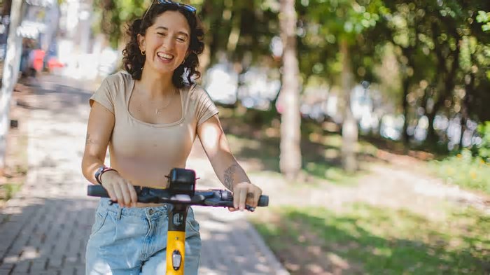 Patinete elétrico, monociclos e hoverboards precisam de habilitação?