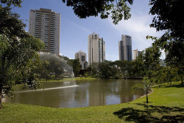 Projeto propõe isenção de taxas para eventos sociais, culturais e educacionais em praças e parques de Goiânia