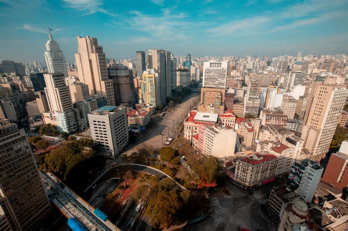 Turismo internacional cresce no Brasil e Sudeste lidera com destaque para Rio e SP