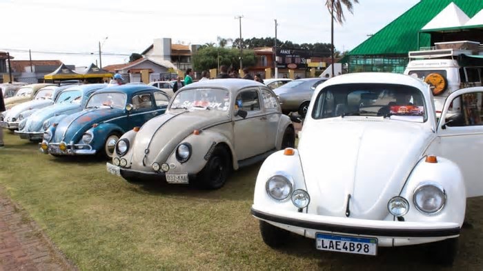 Ibaté sedia 1º encontro de carros antigos