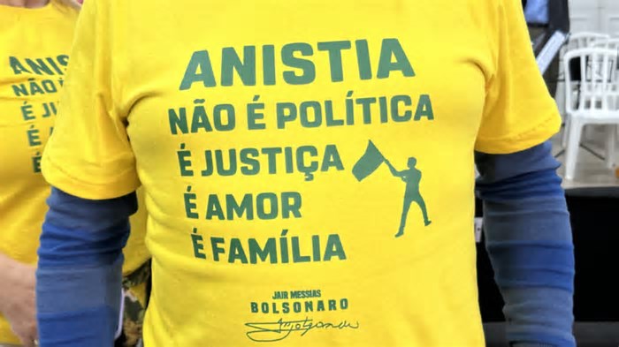 Público grita “anistia já” e “volta Bolsonaro” em evento com Michelle