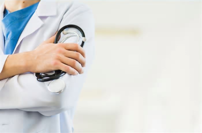 Médicos dos EUA poderão recusar tratar democratas e veteranos não casados. Novas regras no sistema de saúde geram polémica