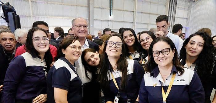 Em Pernambuco, Alckmin inaugura nova unidade do Grupo Moura e destaca crescimento da indústria automotiva