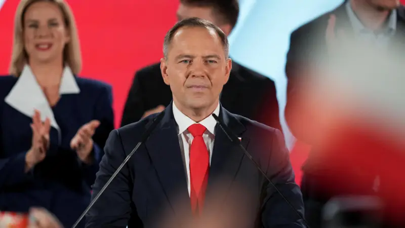 A vitória de aliado de Trump em eleição acirrada na Polônia