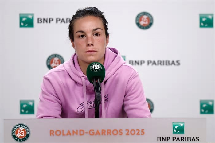 Lesão grave, crítica por 'mau cheiro' e recorde: saiba quem é Lois Boisson, tenista francesa revelação em Roland Garros 2025