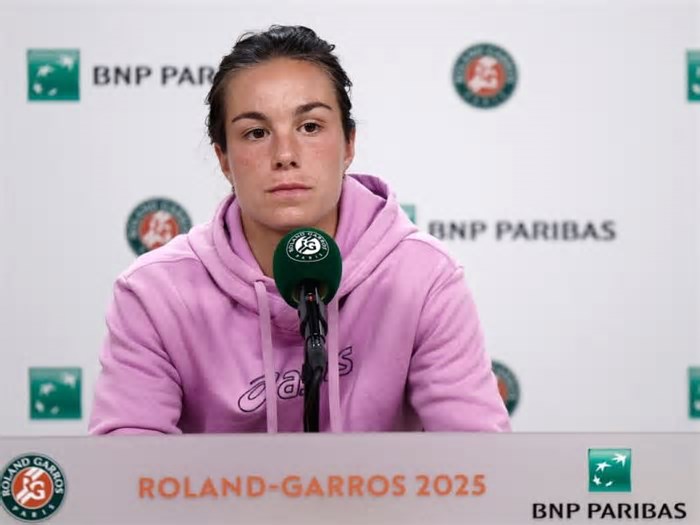 Lesão grave e crítica por mau cheiro: saiba quem é Lois Boisson, tenista revelação em Roland Garros