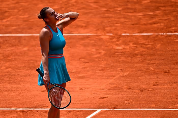 De namoro a xingamento em português, Sabalenka é 'queridinha' dos fãs brasileiros em Roland Garros