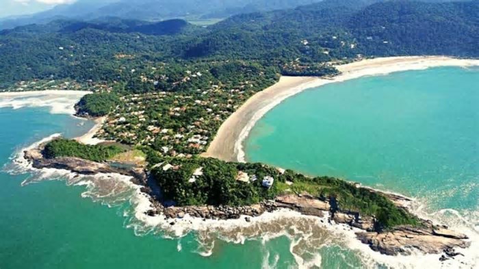 Praia secreta com cachoeira e mar: conheça esse lugar perfeito no litoral de São Paulo