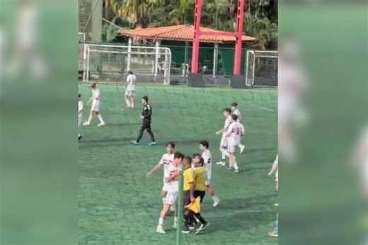 Vídeo: pancadaria entre árbitro e jogadores marca partida do Sub-17