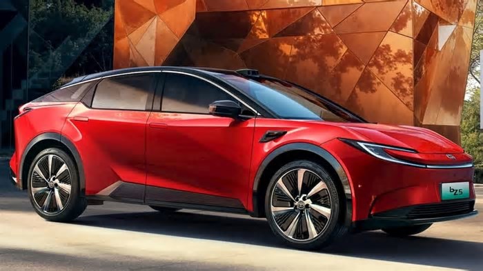 Toyota lança elétrico rival do Tesla Model Y na China com preço abaixo de Corolla usado